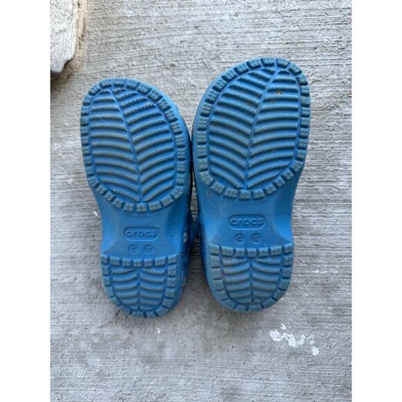 Crocs Kids Classic Clog Blue Shark Camo Print Size C12 Comfort Sandals - Picture 2 of 5